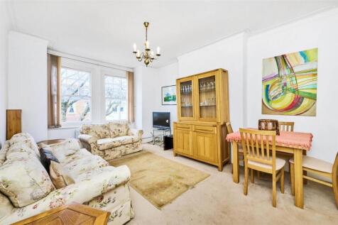 James_Anderson_-_Connaught_Avenue_London_SW14_7RH_