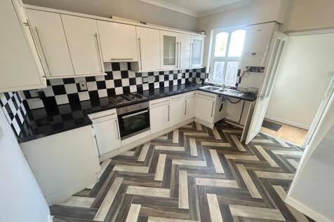 Napier Street, Staffordshire, Burton upon Trent, DE14 photo 3
