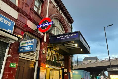 Edgware_station_bakerloo.jpg