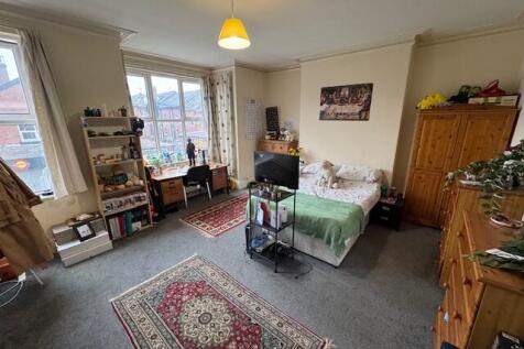 Brudenell Road, Hyde Park, Leeds photo 3