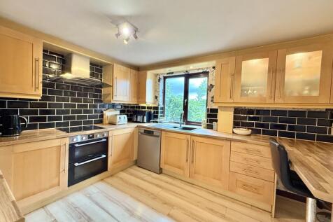 Integrated Fridge &amp; Oven/Hob