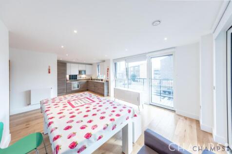 2 bed flat to rent Gullivers Walk, London SE8