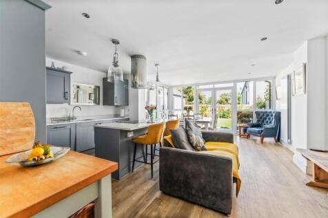 1.3 - kitchen diner family room.jpg