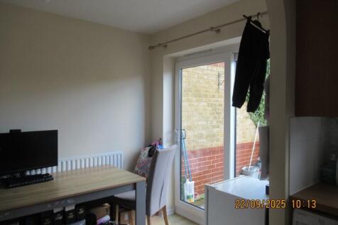 Wansbeck Close, Stevenage, Hertfordshire, SG1 photo 3
