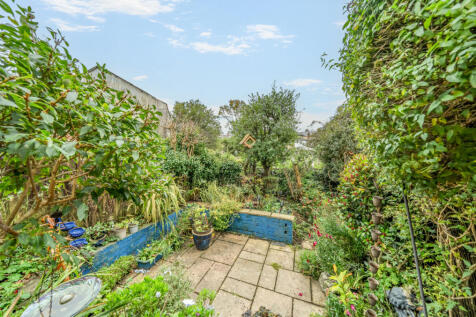 1372059-2-68f8f7f...