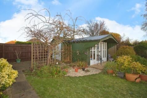Garage &amp; Summer House