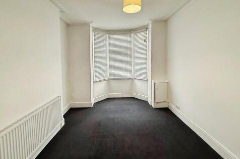 2485acd2-WhatsApp...