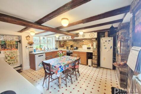 kitchen/breakfast room 