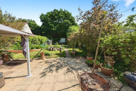 24 Church Rd garden 2 again.jpg