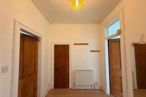 Hallway 1.jpeg