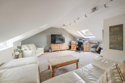 First Floor Sitti...