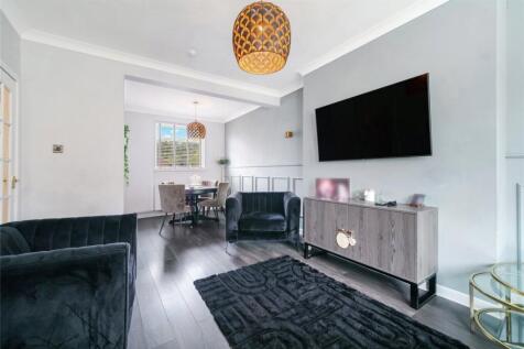 Living Room/Dining