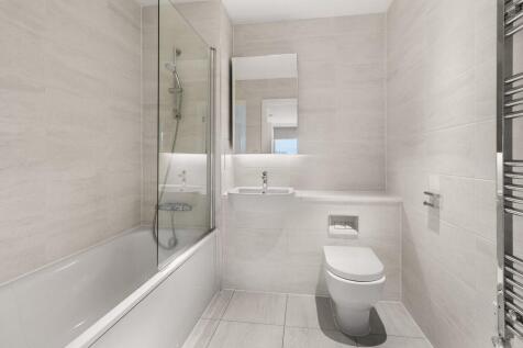 Experience luxury in this contemporary bathroom designed for relaxation and style.
