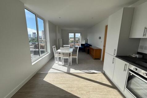 Open-plan Lounge