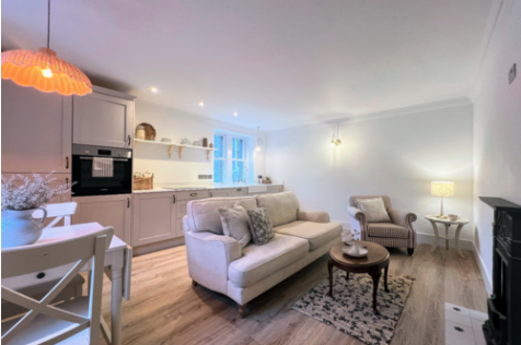 Lounge/Kitchen (1)
