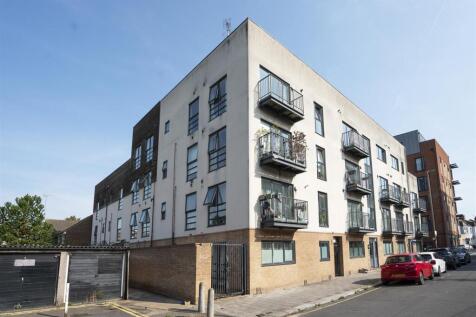 Flat 1 5 Recovery Street, London, SW17 external.jp