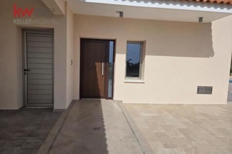 For sale, Akoursos, 