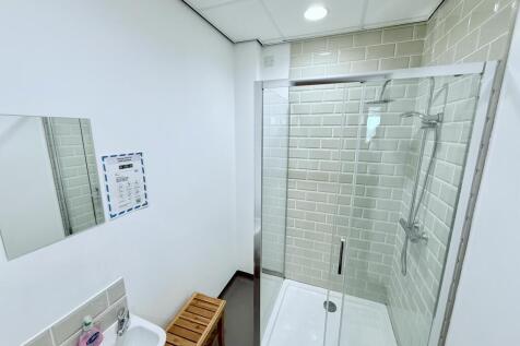 Office to rent Image 12