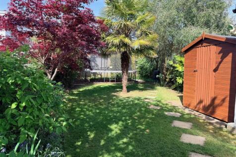 Nevill Avenue 139 Garden 3 May 26.jpg