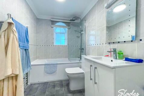 B5 SAN REMO BATHROOM