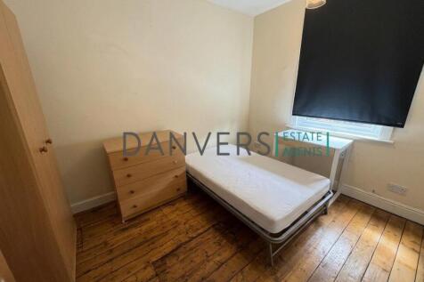 Bedroom 4 .jpg