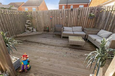 Rear Garden (2).jpg