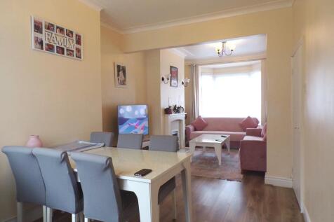 Through Lounge/Dining Area