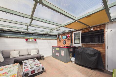 Covered Bar Area