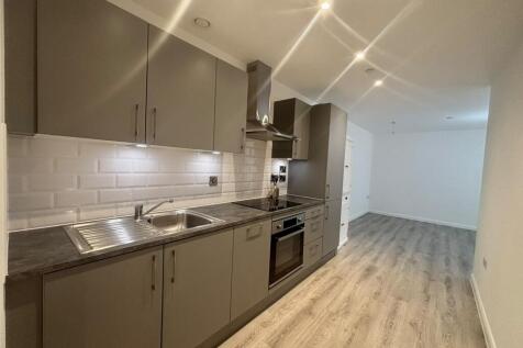 2-bed flat on Darwin Street, Birmingham, B12, £1,075/mo