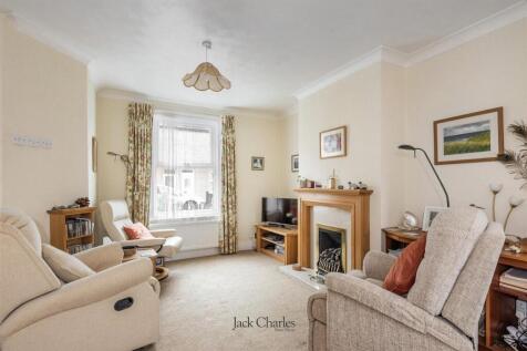 9 Dernier Rd, TN10 3EN 002.jpg
