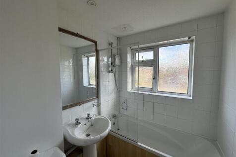 Willoughby Court photo 5