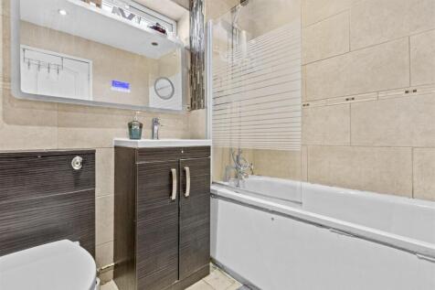 Photos_High Res_5 Bowler Lea, HP13 5UD-2.jpg