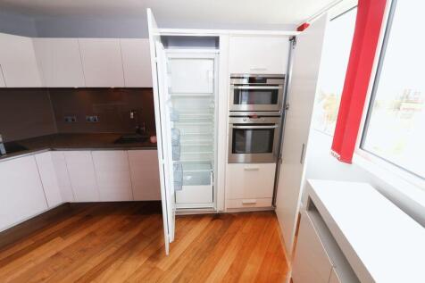Kitchen Showing Appliances