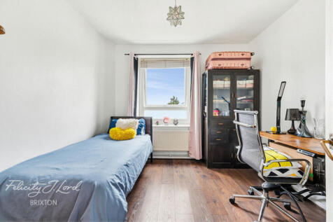 2 bed, 1 bath Flat in leeds - Photo 5