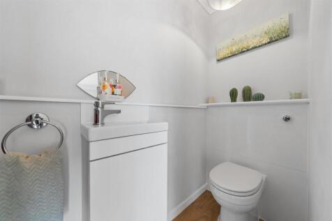 GROUND FLOOR CLOAKROOM