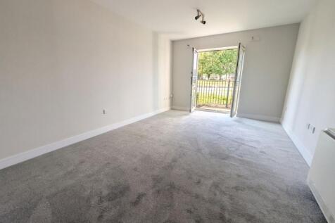 Bradley Stoke, Champs Sur Marne, BS32 9BL photo 3