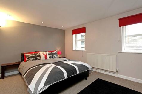 Bedroom 1.jpg