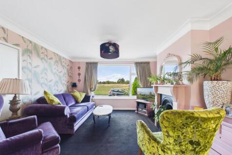 lounge 1.jpg