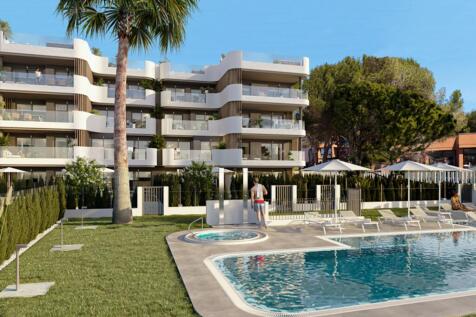 Modern, stylish 3-bedroom apartment with spacious outdoor areas in Cala Lliteres
