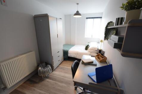 Apt 18, Brayford Court - En Suite Flat Share - 26/27 photo 4