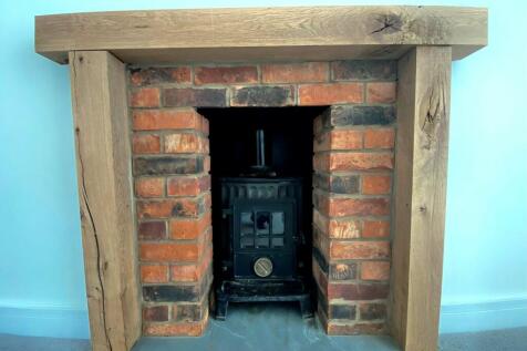 Feature Fireplace with burner