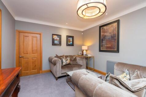4 bed, 3 bath Detached in Glasgow - Photo 14
