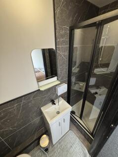 Room 1 - En Suite 