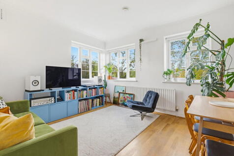 London, SE15 - property photo