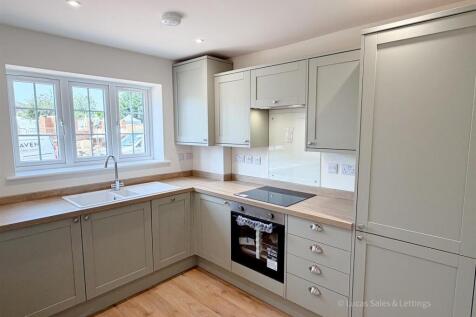 25 Stanton Close Desborough-16.jpg