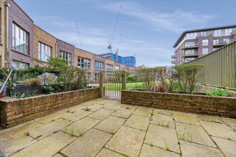 Handley Drive, Kidbrooke Village, SE3 photo 2