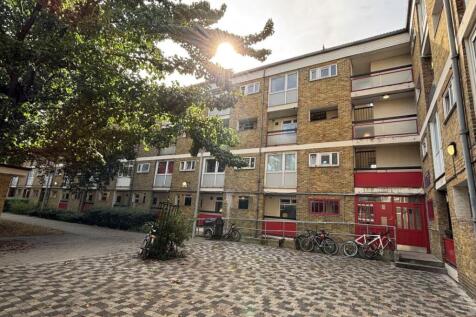 London, E3 - property photo