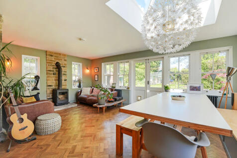 Open Plan Living / Dining 