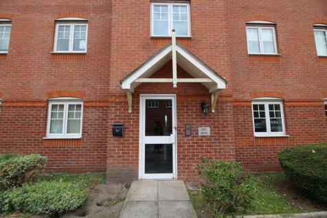 2-bed flat on Ivatt House, Blount Close, Crewe, CW1, £795/mo