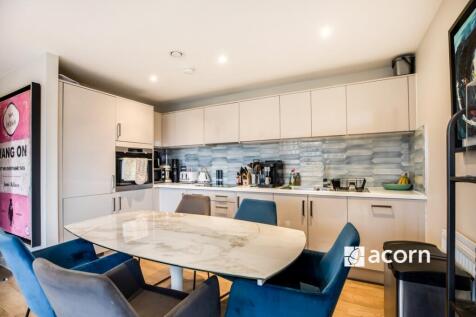 8f9cde16-bbbf-f01...